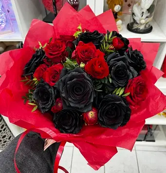 Sensation roses rouges et roses noires